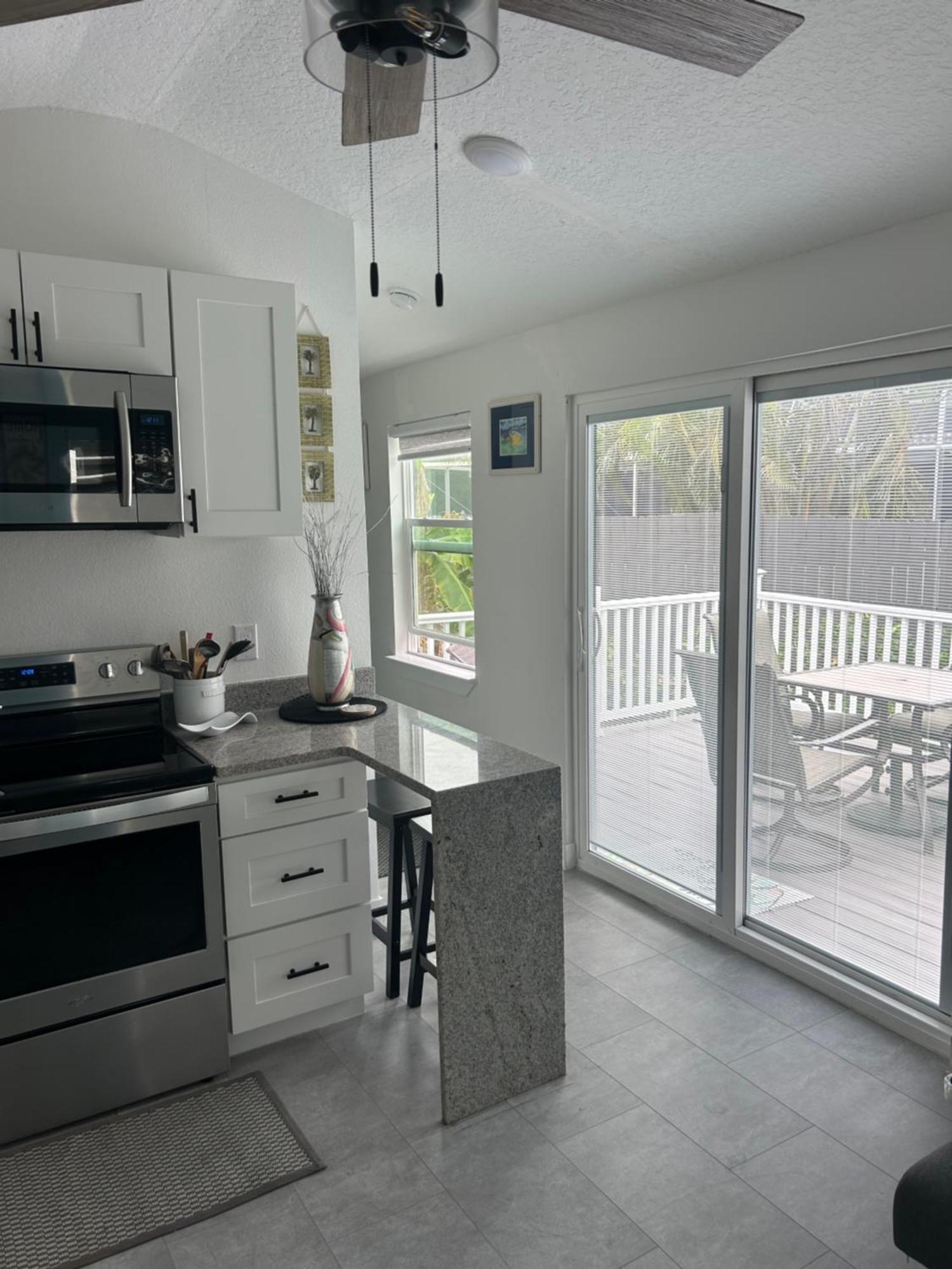Perfect Getaway-Lovely Cottage House- Near Beaches Nokomis Exteriör bild