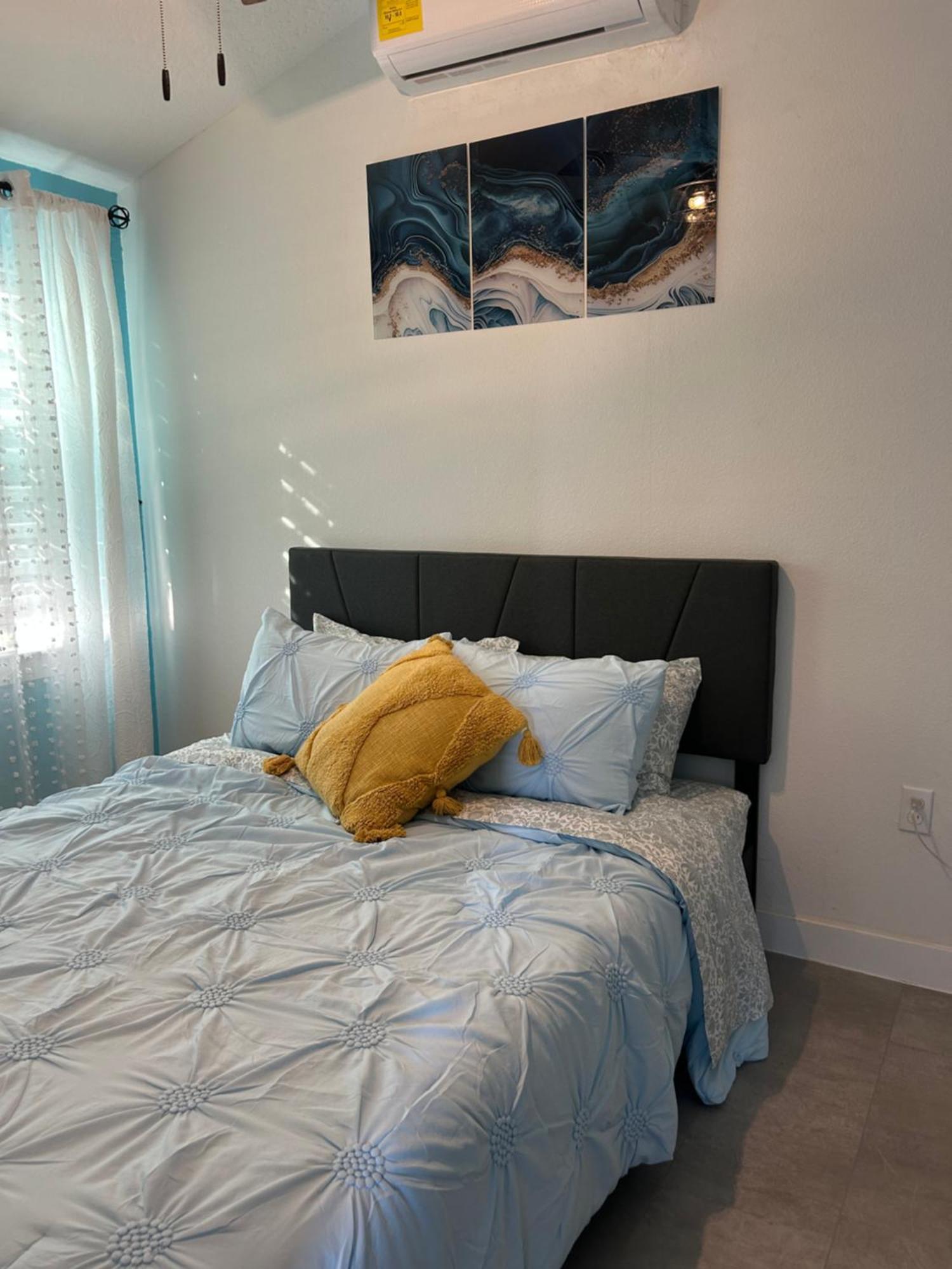 Perfect Getaway-Lovely Cottage House- Near Beaches Nokomis Exteriör bild